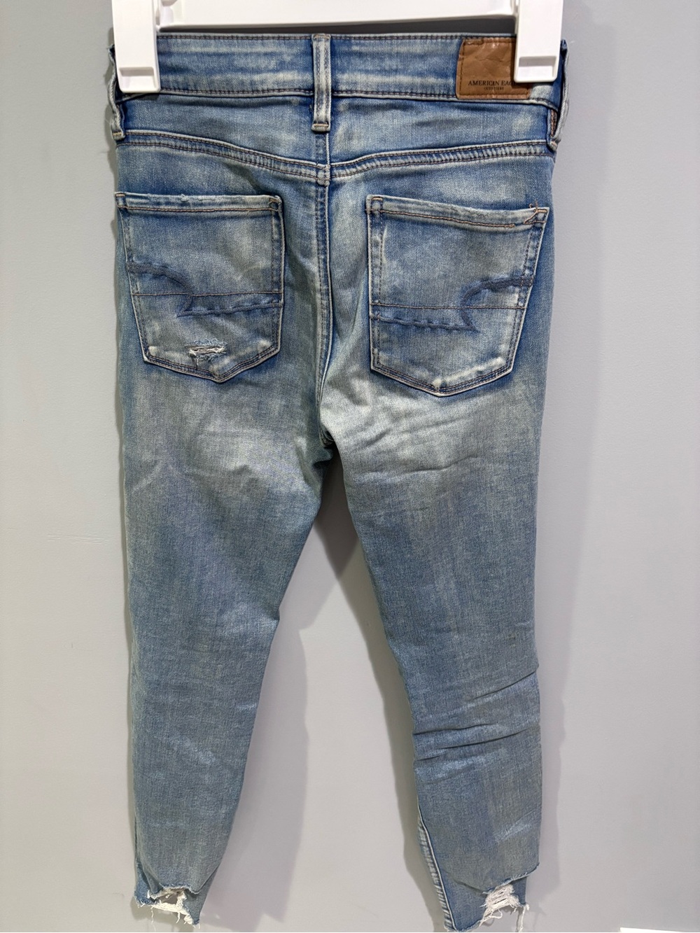 American Eagle Outfitters Light Blue Distressed Skinny Jeans - Picture 4 of 4
